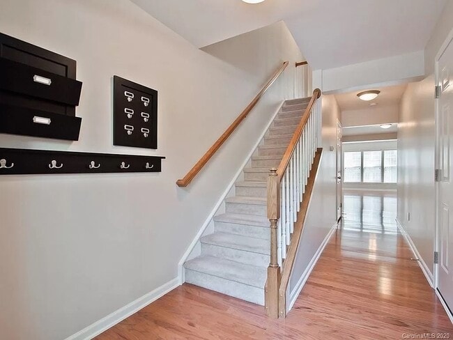 Photo - 660 Penn St Townhome