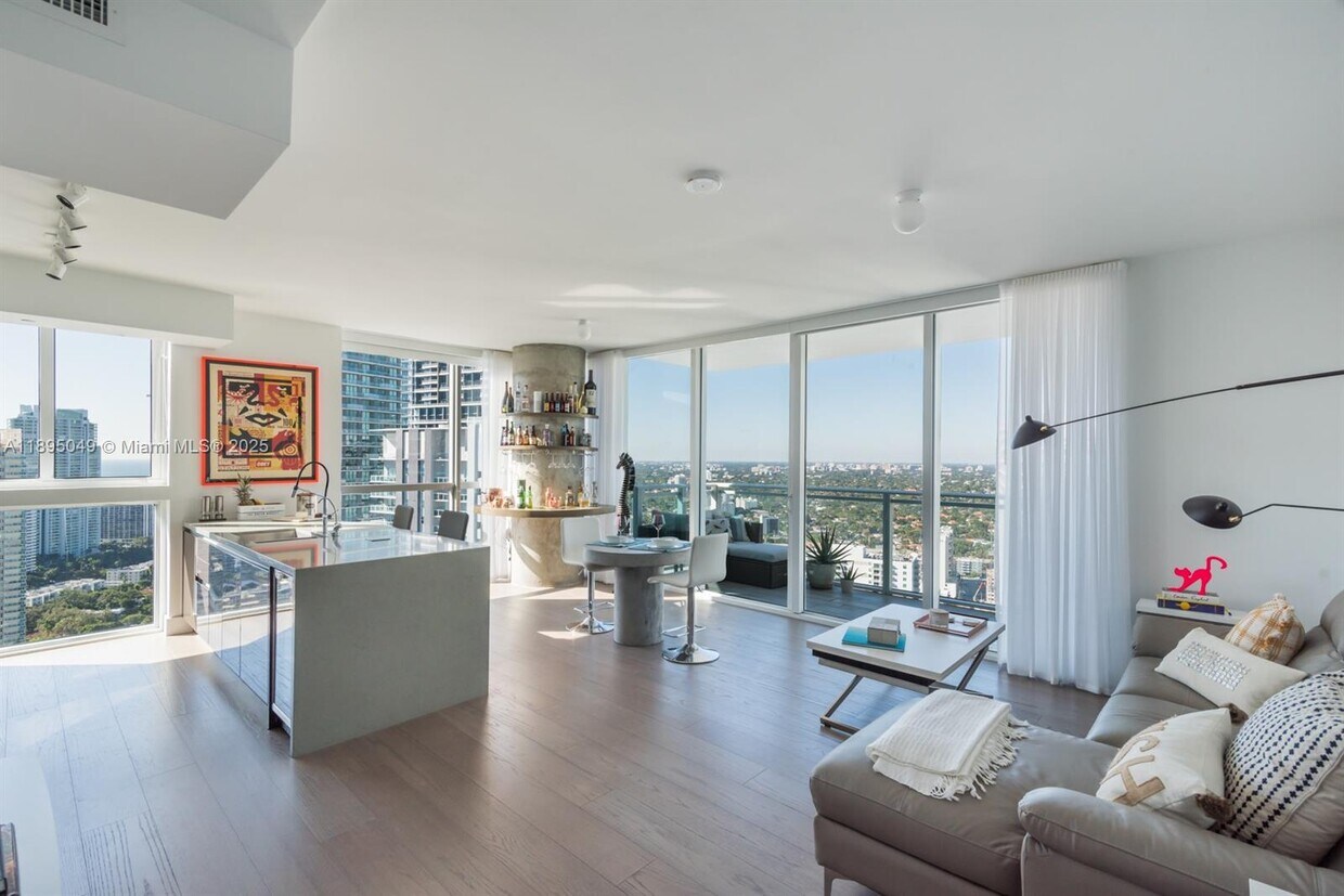 Foto principal - 1080 Brickell Ave