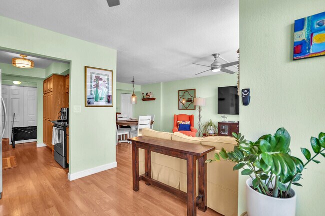 Building Photo - 531 N Ocean Blvd