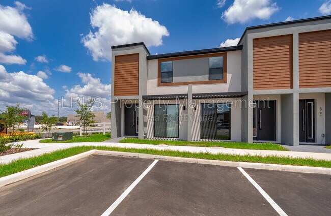 Foto del edificio - 3230 Sustainable Wy