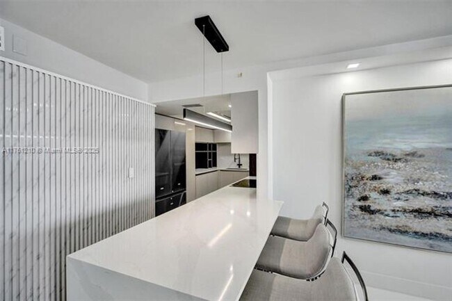 Foto del edificio - 6039 Collins Ave