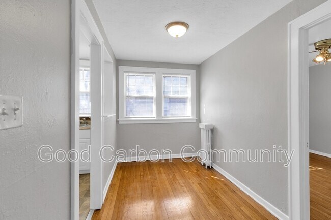 Foto del edificio - 171 Sanders Rd