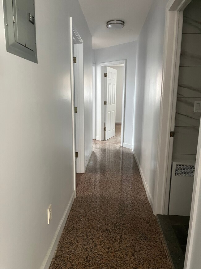 Foto del edificio - 6401 Woodhaven Blvd