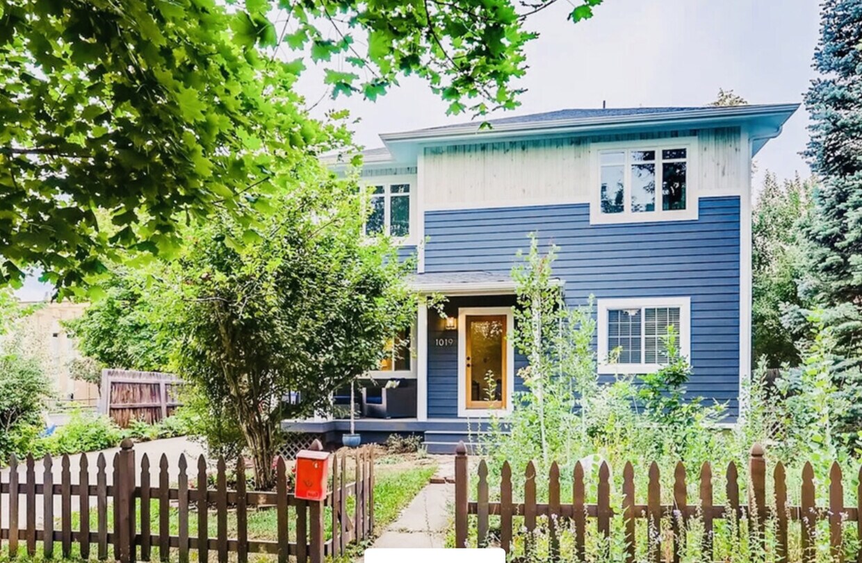 Primary Photo - 1019 8th Ave