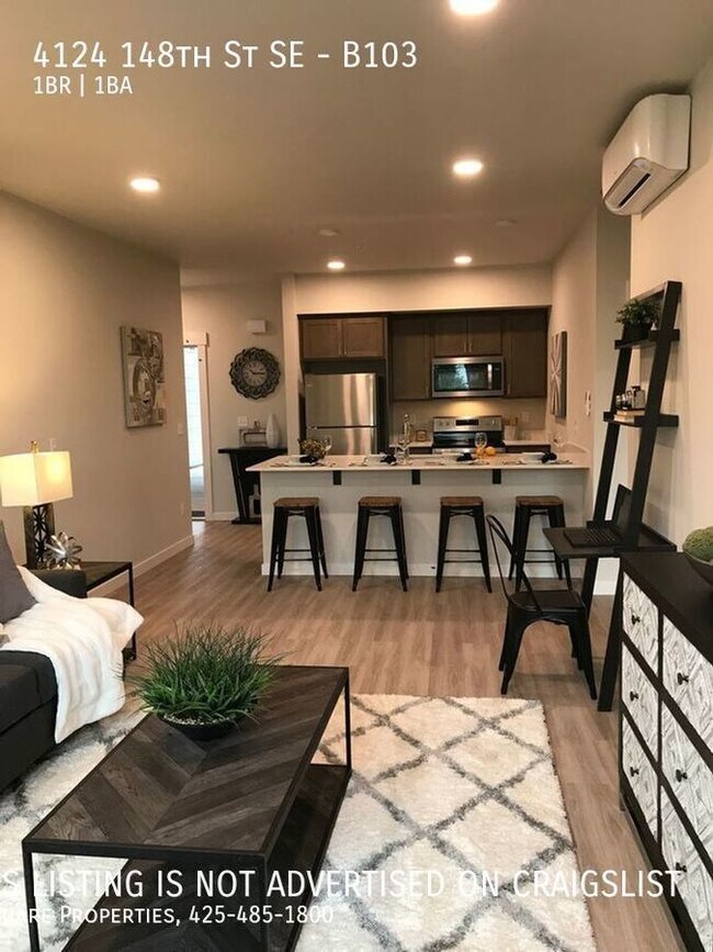 Building Photo - The Only First Floor Unit at Hamptons At M...