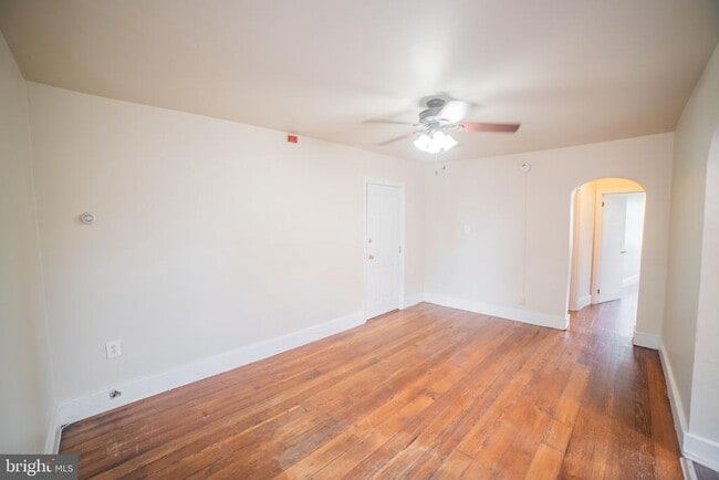 Building Photo - 527 Fairmount Ave