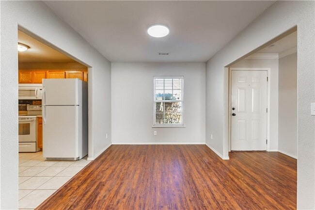 Building Photo - 4603 SW Limestone Ave