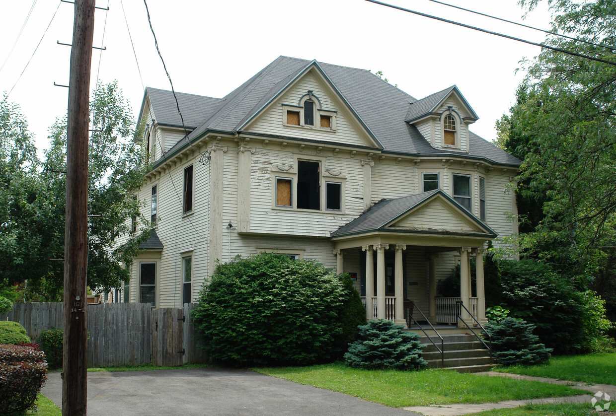 Primary Photo - 219 Onondaga Ave