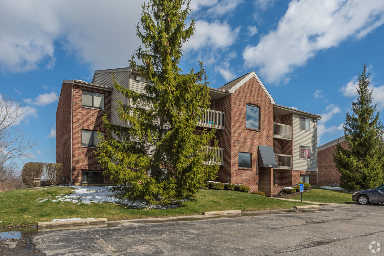 Primary Photo - Cedar Wood Apartments