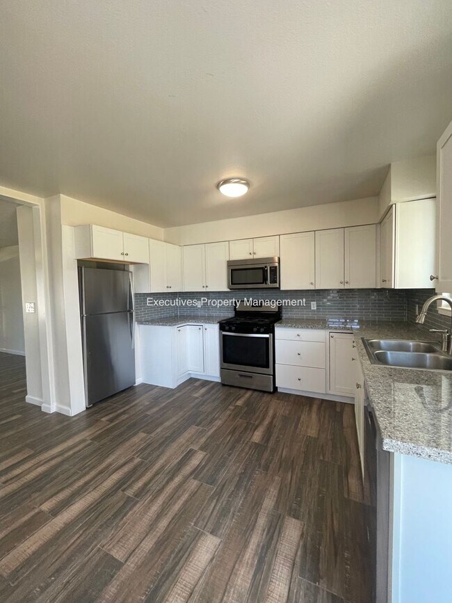 Building Photo - 3200 Virginia St