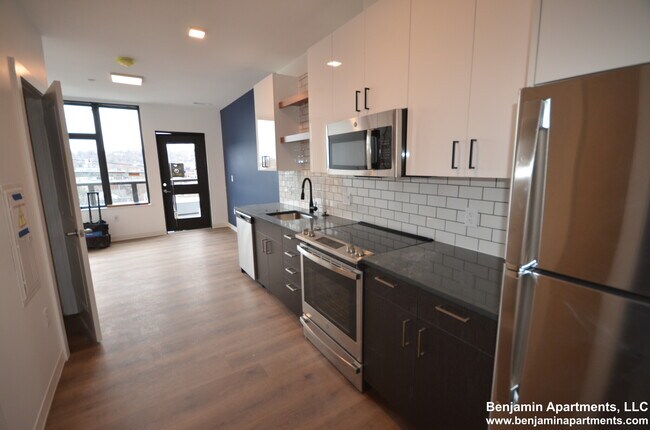Building Photo - 89 Brighton Ave