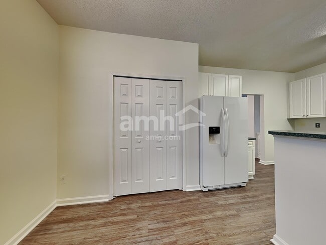 Building Photo - 145 Sandy Ln