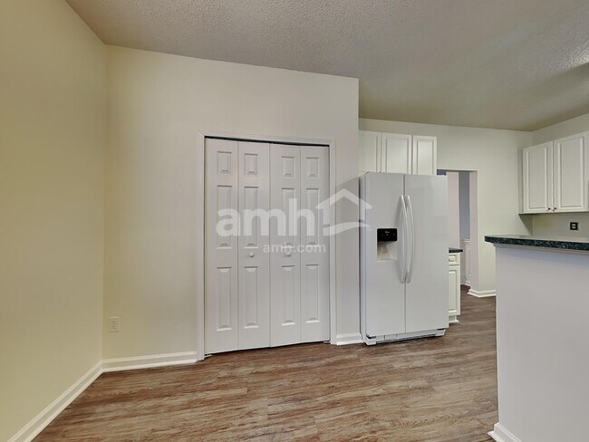 Foto del edificio - 145 Sandy Ln