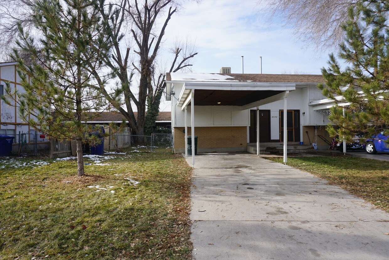 Primary Photo - 3172 S 1855 W