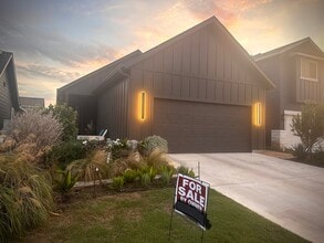 Building Photo - 891 Casetta Trl