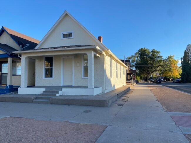 Building Photo - 402 E Mesa Ave