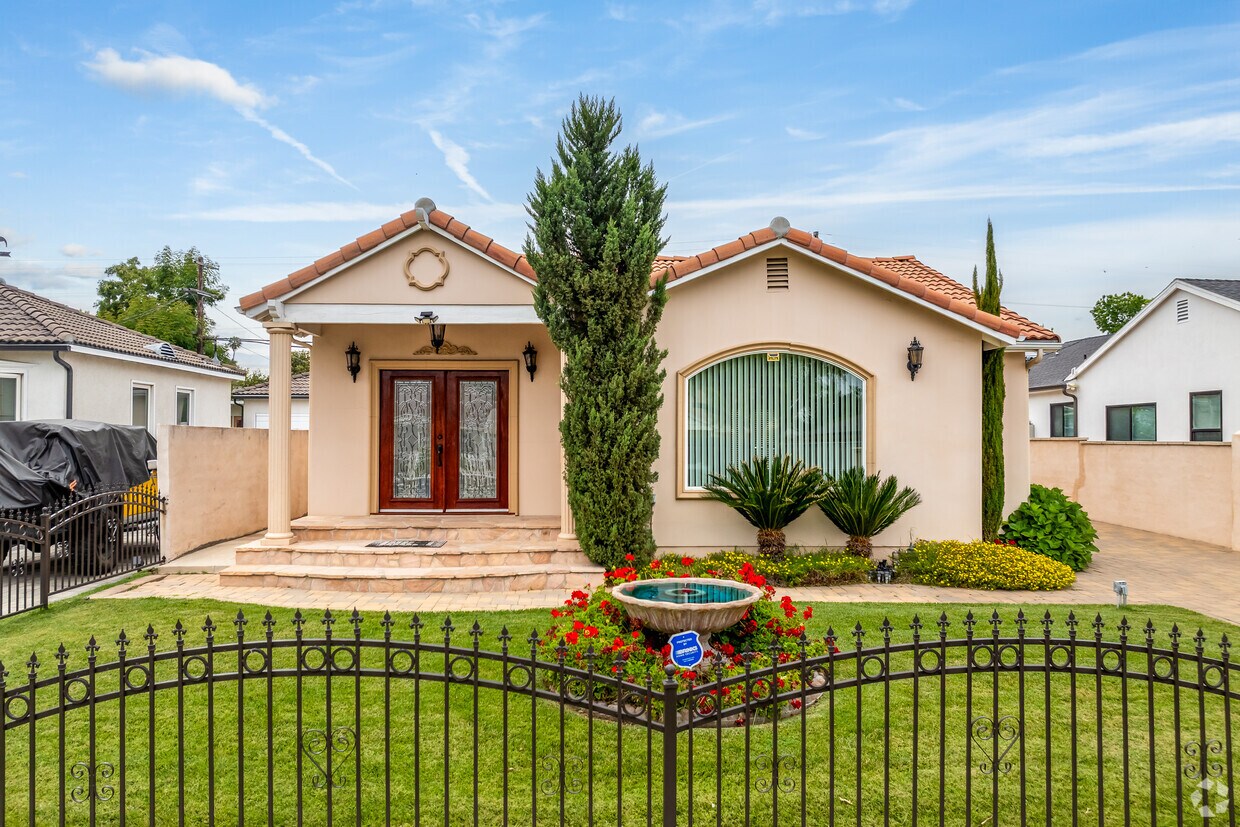 Building Alternate - 4937 Hesperia Ave