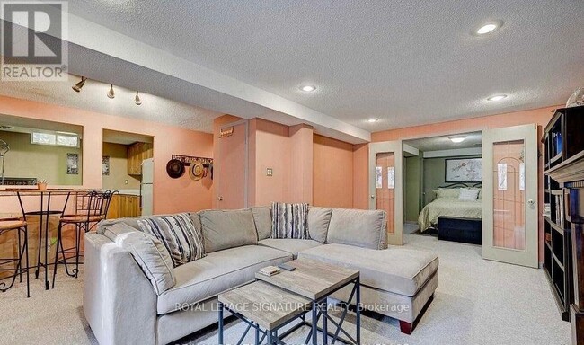 Building Photo - 608 Springview Dr