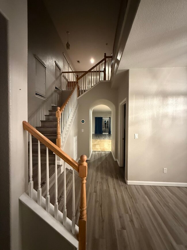 Building Photo - 5815 Sonora Pass Dr