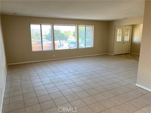 Foto del edificio - 18746 Rock Springs Rd