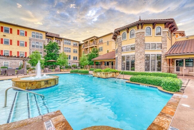 Building Photo - Aventine at Kessler Park