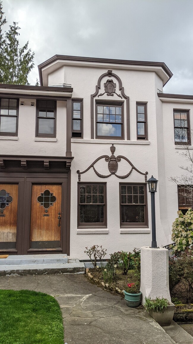 Building Photo - 2250 NE Flanders St.