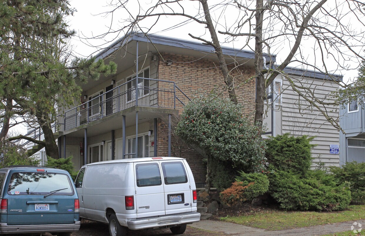 Primary Photo - 2114 E Fir St