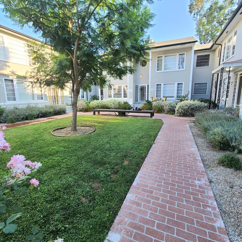 13014 Moorpark St Unit 13020, Studio City, CA 91604 Apartments in