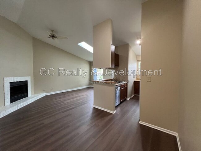 Building Photo - 651 Pleasant Pl
