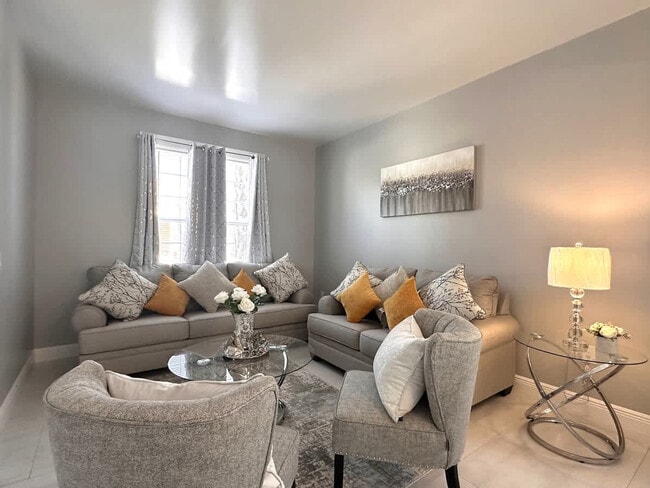 Foto del edificio - 421 Cabello Dr