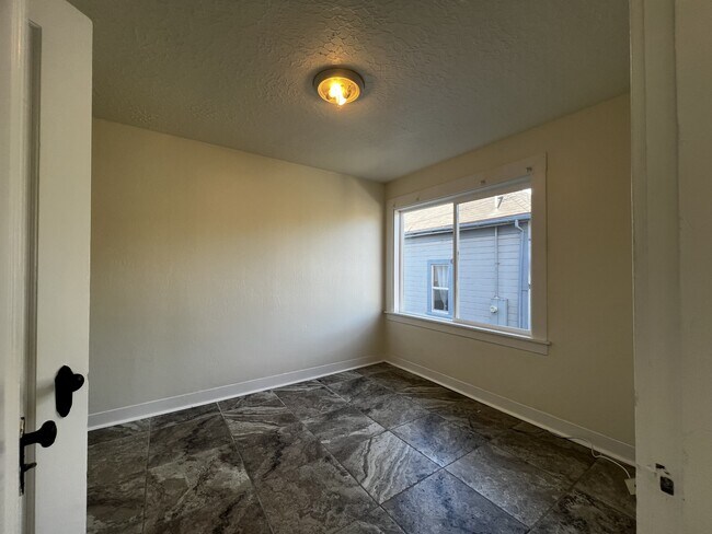 Foto del edificio - 670 16th St