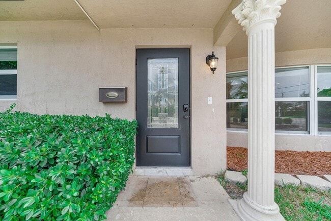 Photo - 4021 Bayview Dr House