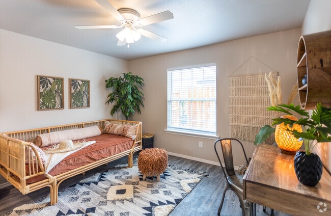 2BR, 2BA - 933 SF - Apex Villas