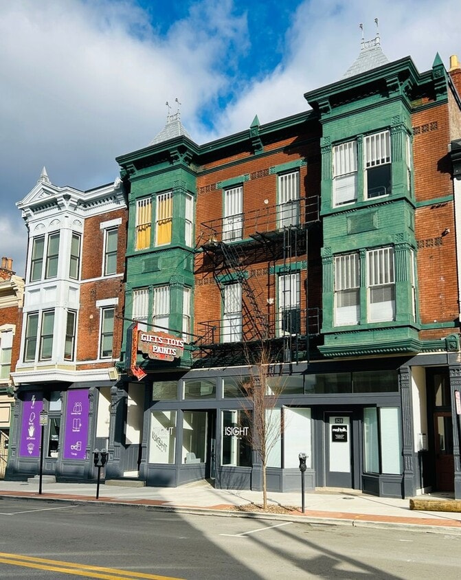 Charming One Bedroom - Charming One Bedroom