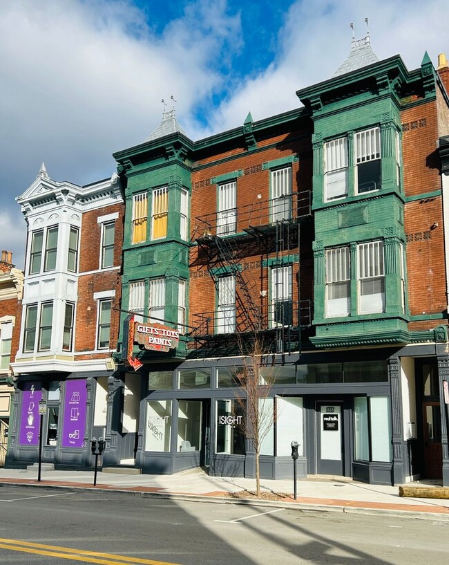 Charming One Bedroom - Charming One Bedroom Apartment