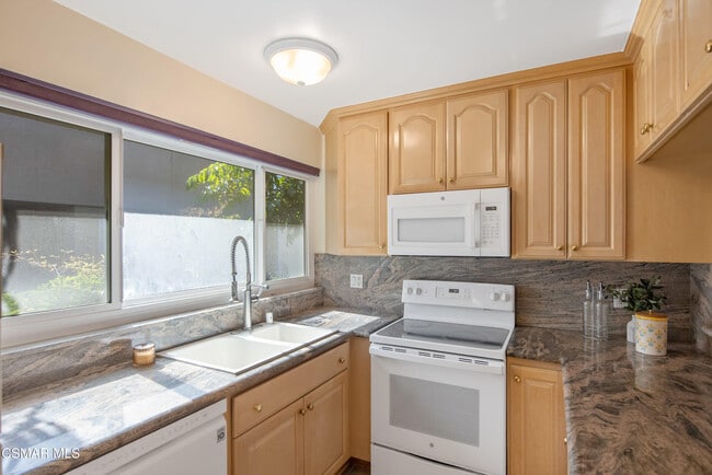 Foto del edificio - 18134 Killion St