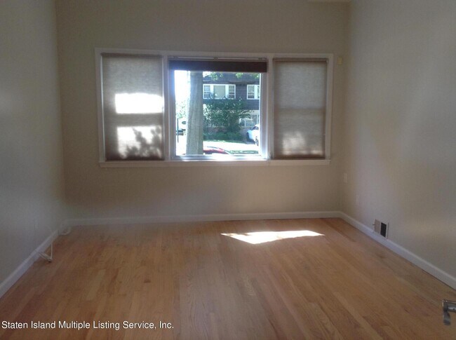 Foto del edificio - 387 Woolley Ave