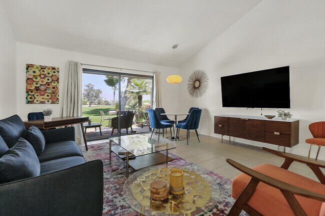Building Photo - 77094 Pauma Valley Way