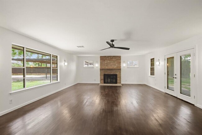 Building Photo - 222 Camp Lillie Rd