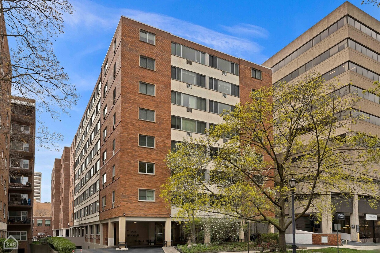 Foto principal - 1516 Hinman Ave
