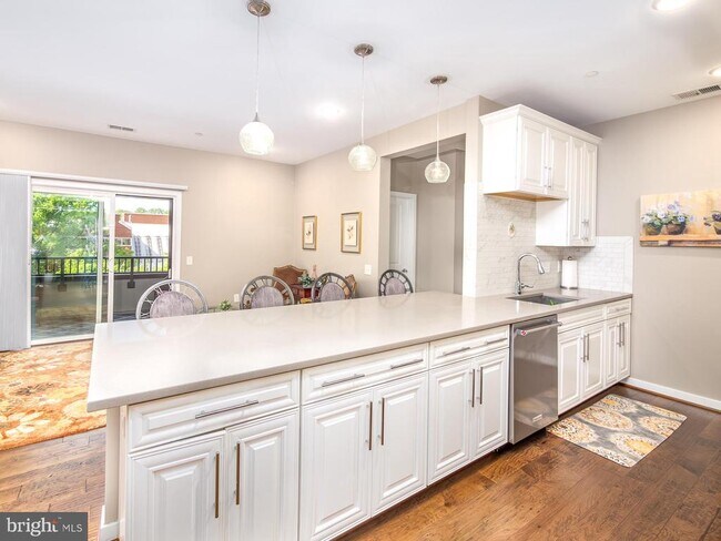 Foto del edificio - 3989 Norton Pl