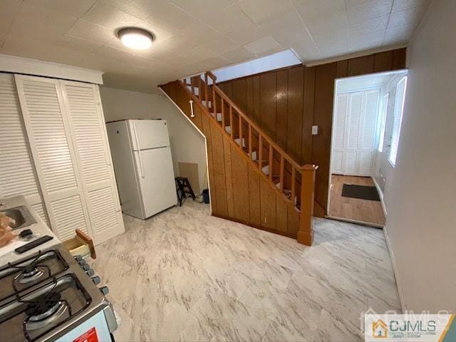 Building Photo - 123 Kossuth St