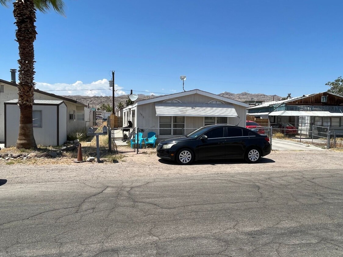 Building Photo - 3BR Mobile with Carport & Fenced yard