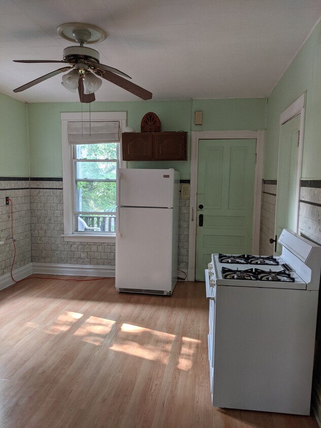 Primary Photo - 2944 N Dawson Ave