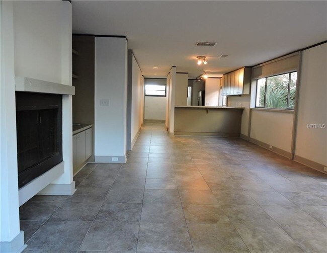 Building Photo - 1100 Azalea Ln