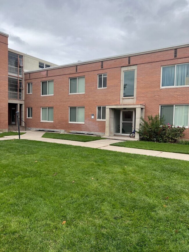 Building Photo - 80 S 900 E St