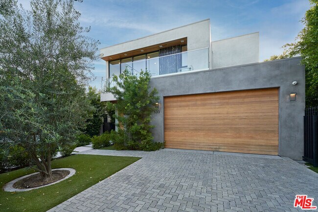 Building Photo - 633 N Crescent Heights Blvd