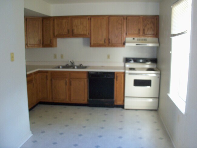 Kitchen - 741 B Union St.