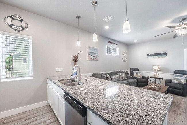 Building Photo - 1701 S Station St