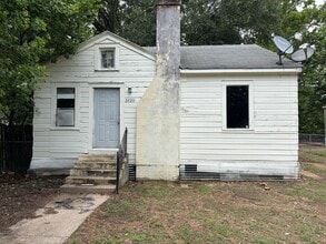 Building Photo - 3120 Desoto St
